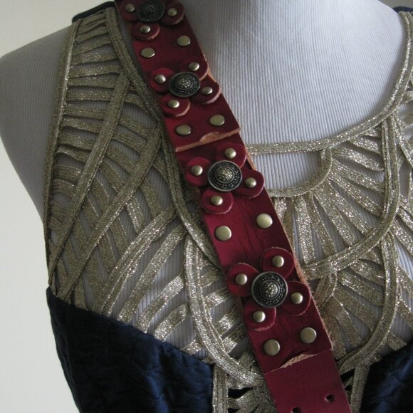 Patricia Nash Amerina Guitar Strap w/Flora studs Leather Cross-body NWT Fuchsia - Picture 5 of 16